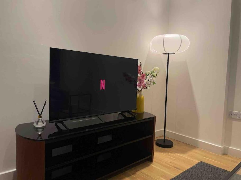 2 Bedrooms In Rg Centre Apartment Reading